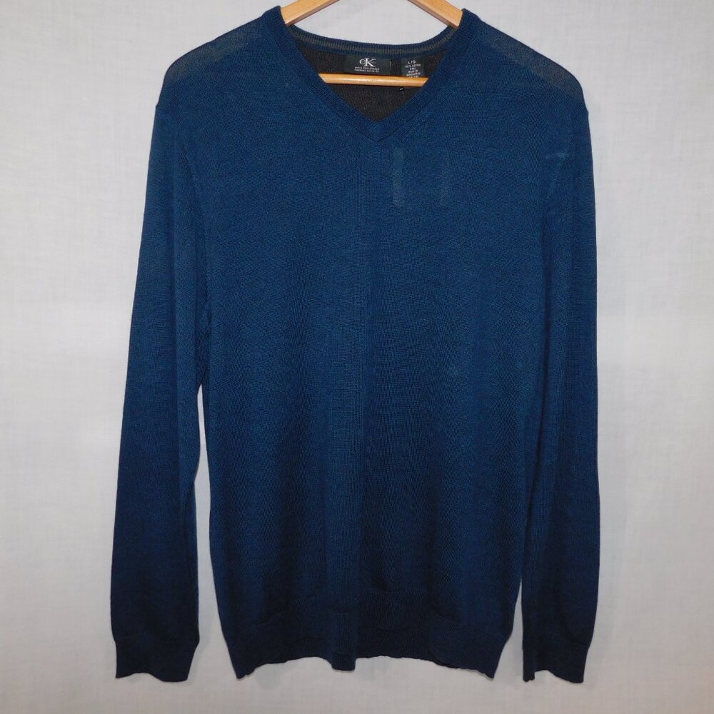 Calvin Klein Men's V-Neck Sweater in Navy Blue